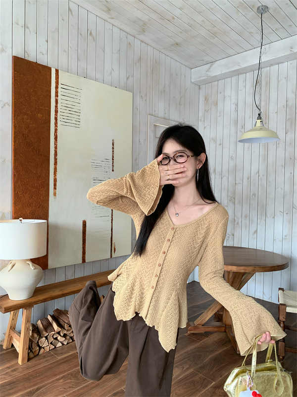 跨境不规则喇叭袖针织衫女春秋新款纯欲修身显瘦V领小众长袖上衣|undefined