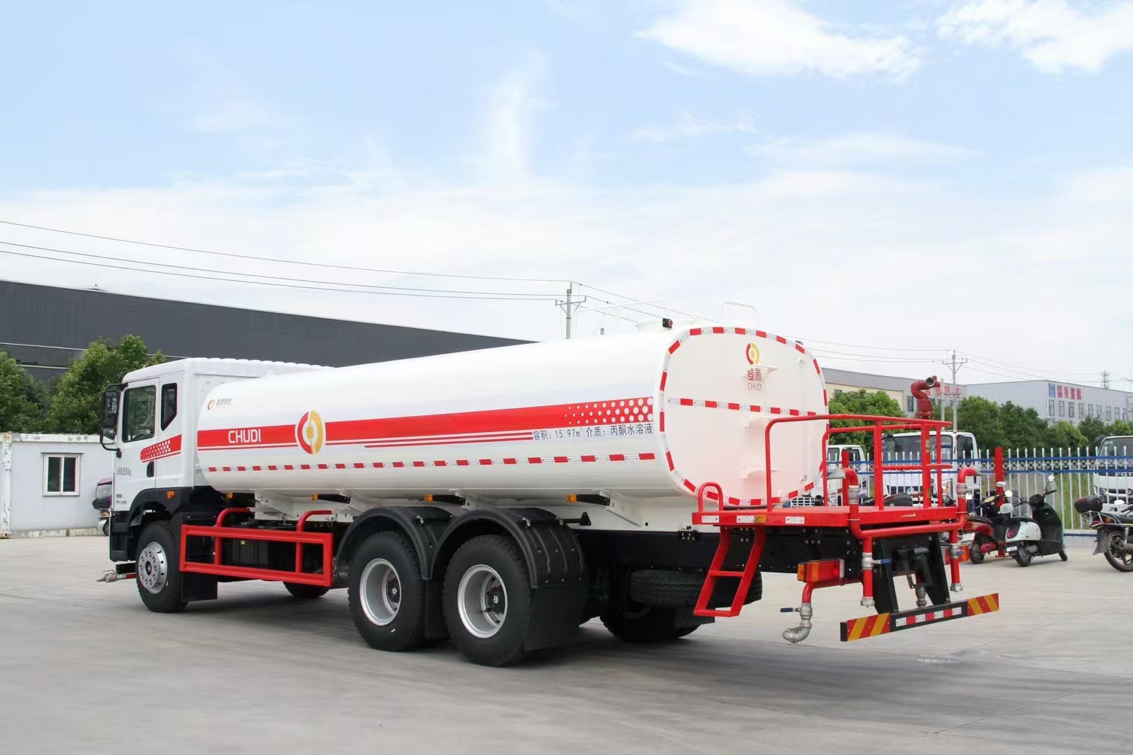 Landscaping Sprinkler Truck 5-20 Cubic Meter Sprinkler Truck Can Be Equipped with 30m Fog Cannons Multifunctional Dust Suppression Truck Manufacturer Supply