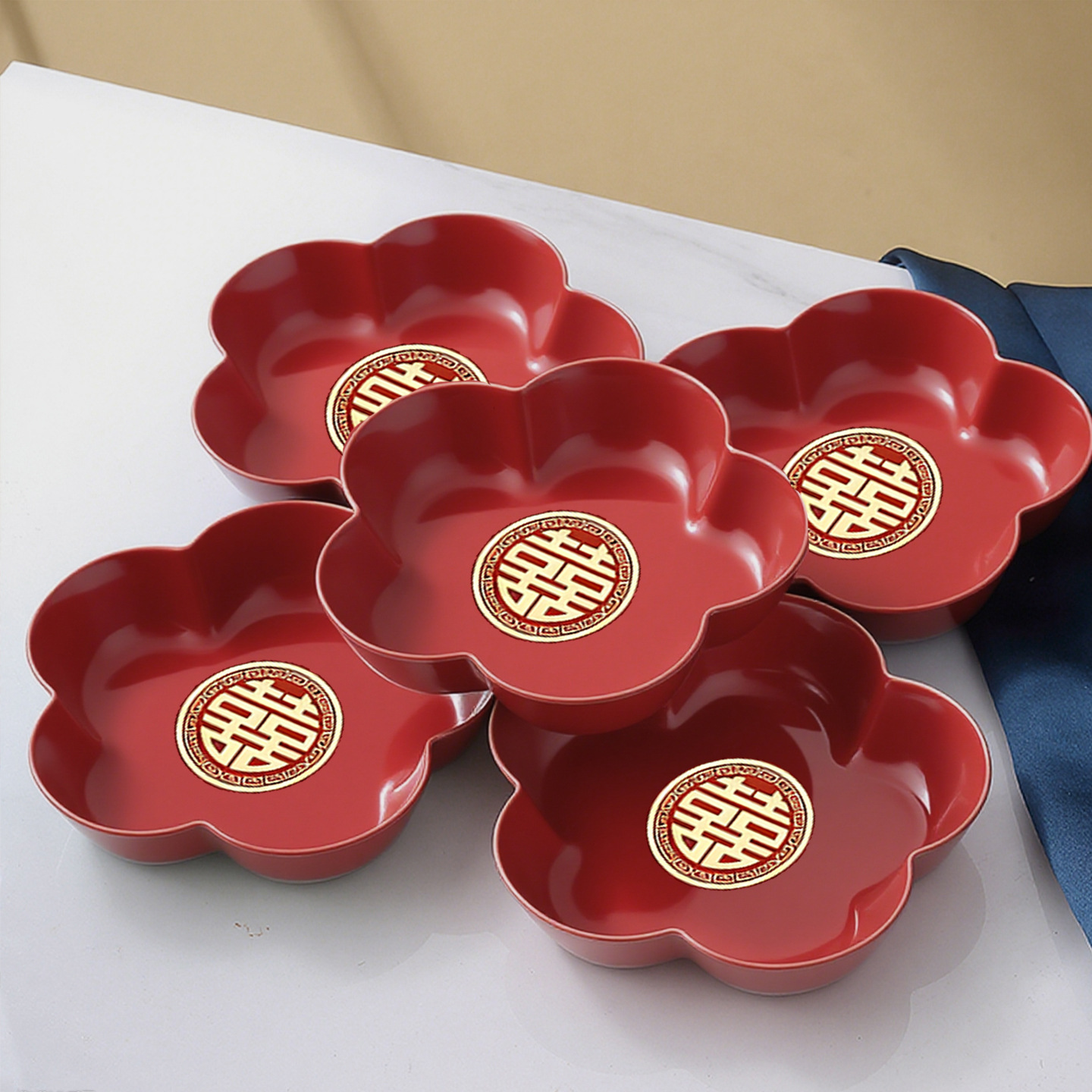 红色花形盘子梅花水果盘喜庆红婚庆盘零食蛋糕零食碟中国结婚红盘