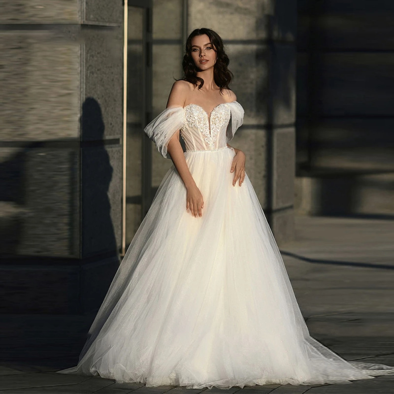 Bridal One-Shoulder Wedding Dress for Women, Accessible Luxury Niche, High-End Fluffy Gauze Long Skirt, Small Train Dress, Street Style Dress