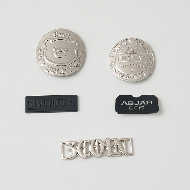 生产五金diy饰品自粘浮雕铜牌带胶马克杯金属复古 logo商标圆形牌