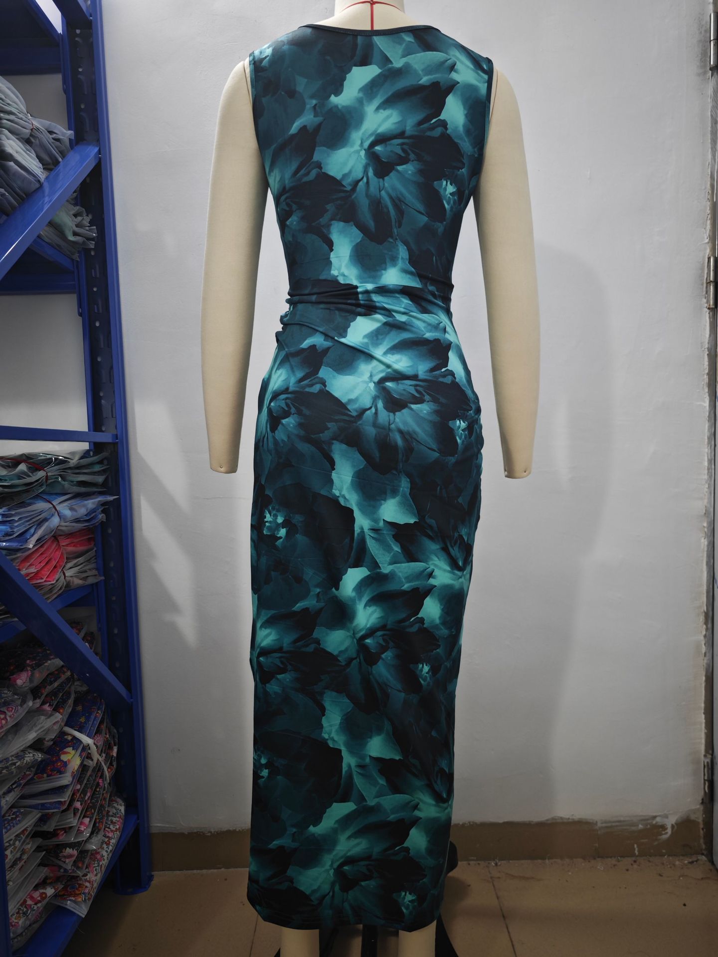 254g Weight Midi Dress Dress Length Type Sleeveless Sleeve Length Sheath Dress Dresses Type Sleeveless Sleeve Type Polyester Fabric Type Mid Waist Waist Line Holiday, Weekend, Travel Occasion Round Neck Neckline Slim Fit Type Flower Pattern Summer Season Women's Gender Slit Design Elegant, Classical Style Wholesale Women's Elegant Classical Slit Flower Holiday Weekend Travel Round Neck Sleeveless Sheath Dress 2