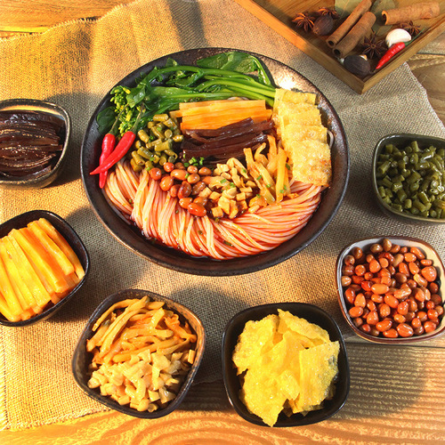 Xunluo Ji Luosifen 300g Guangxi Liuzhou Luosifen Bagged Rice Noodles, Sour and Spicy Noodles, Authentic Wholesale