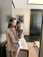 2025年早秋季新款百搭显白珍珠粉纯欲气质麂皮绒套装小众女短外套