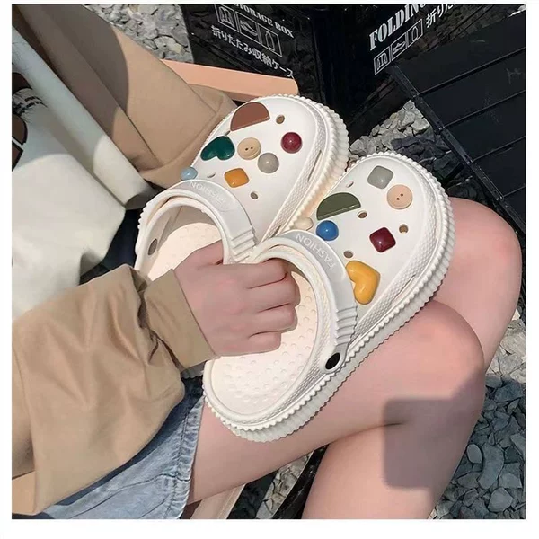 2238 buttons - white
