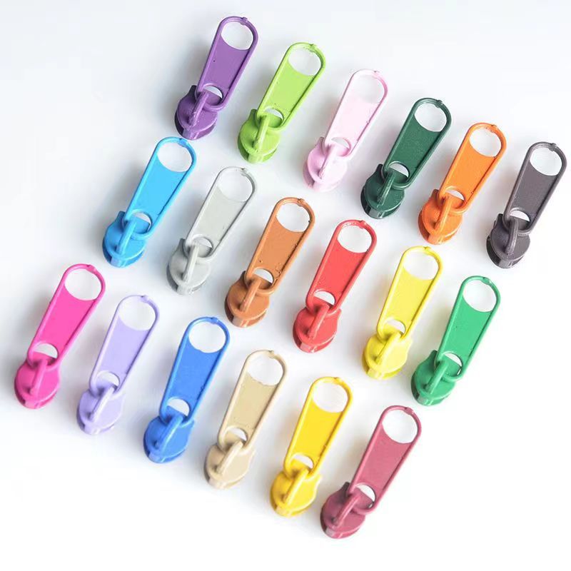 3号尼龙彩色拉链头厂家直销被套箱包服装床垫拉链现货锌合金拉头