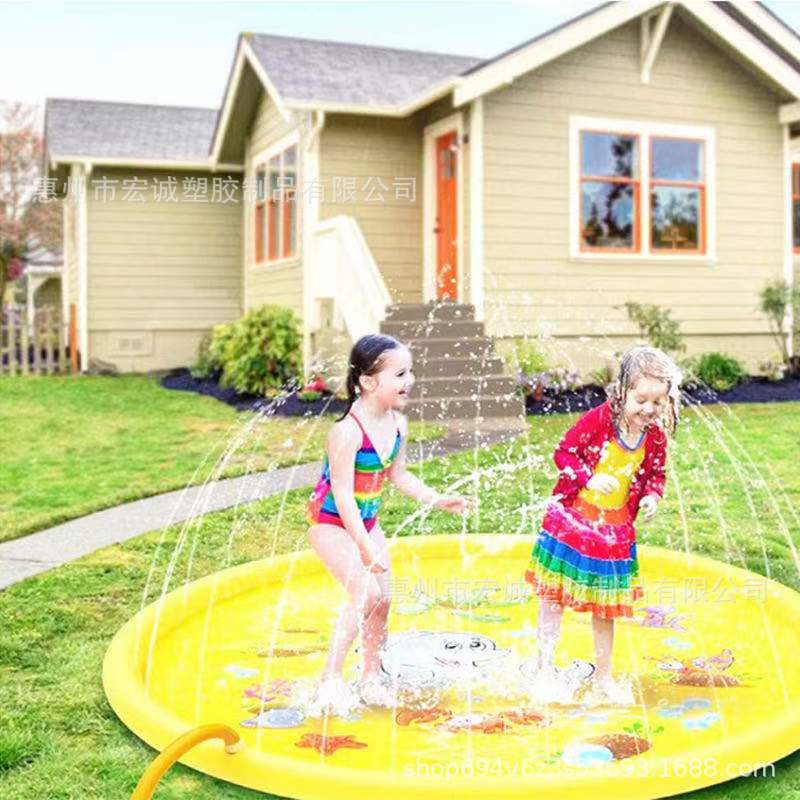 children's summer toy play in water