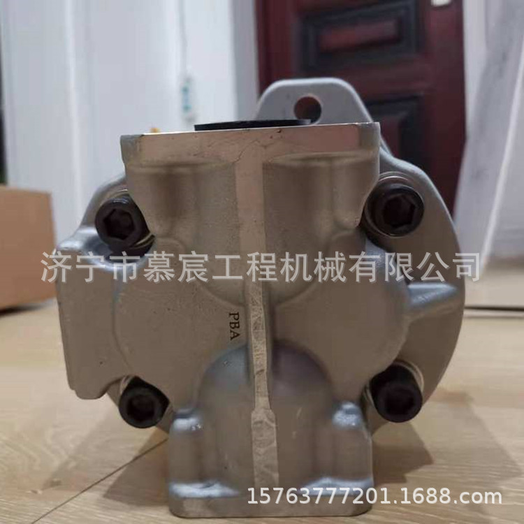 液压转向泵705-11-33011用于轮式装载机WA120-3  WA100-1