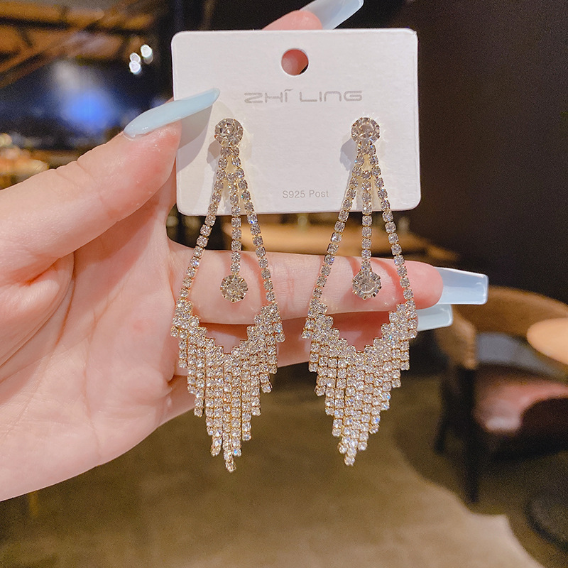 1 Pair Fairy Style Glam Tassel Plating Inlay Alloy Rhinestones Drop Earrings display picture 3