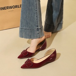 532-K117 French style comfortable sloping heel with hollowed out side sole, pointed toe, shallow mouth patent leather V-buckle, non tiring single shoe