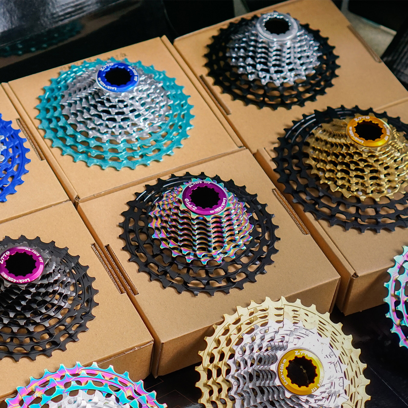 ZTTO Alta eficiencia y peso ligero 12 velocidades 28-36T volante de bicicleta de carretera todo en uno volante hueco de color todo en uno