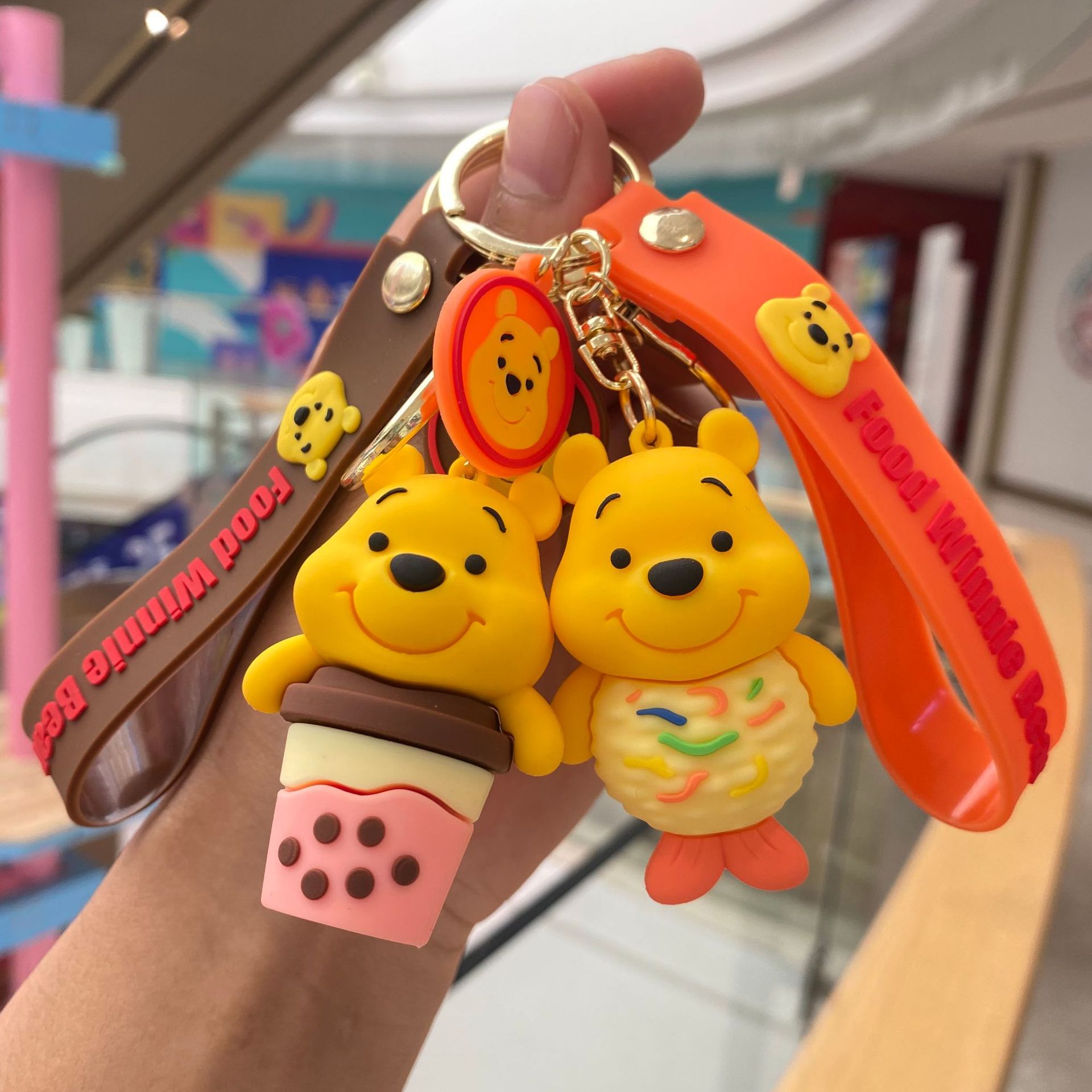 Creativo de dibujos animados postre Winnie the Pooh llavero lindo queso papas fritas Pequeño Oso amarillo colgante bolsa adornos al por mayor