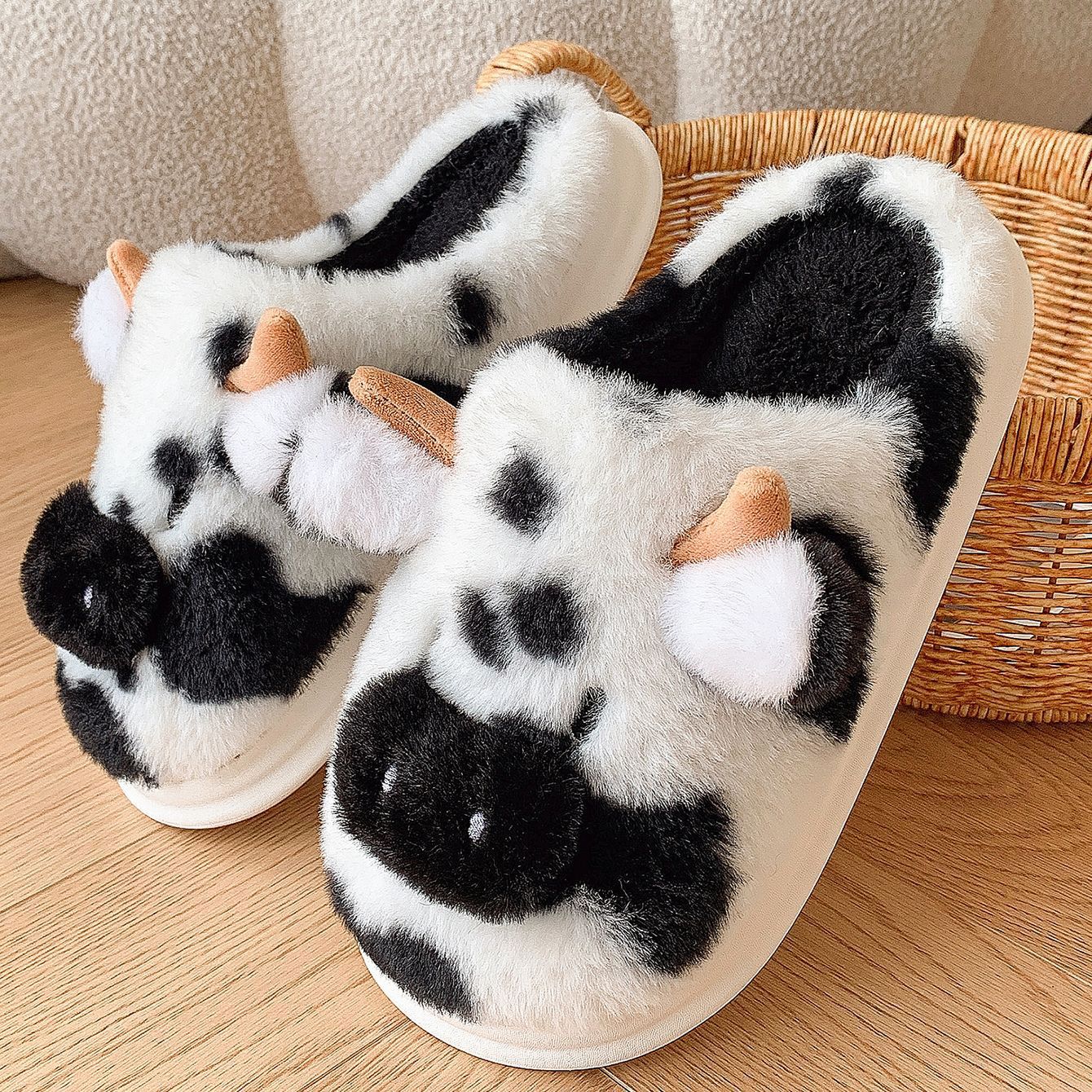 Zapatillas de algodón interior de vaca de manchas transfronterizas para mujeres de otoño y invierno calentamiento de peluche grueso zapatillas casuales
