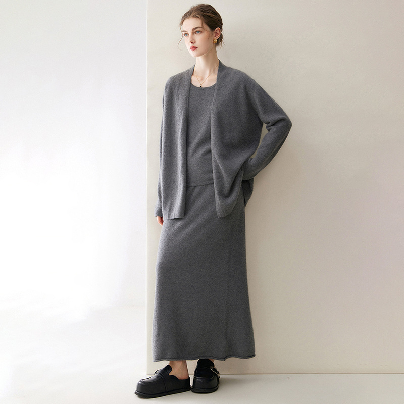 Fashionable knitted cardigan set, new autumn and winter style, women's loose long-sleeved V-neck, 100% pure cashmere, cross-border Consinee.
