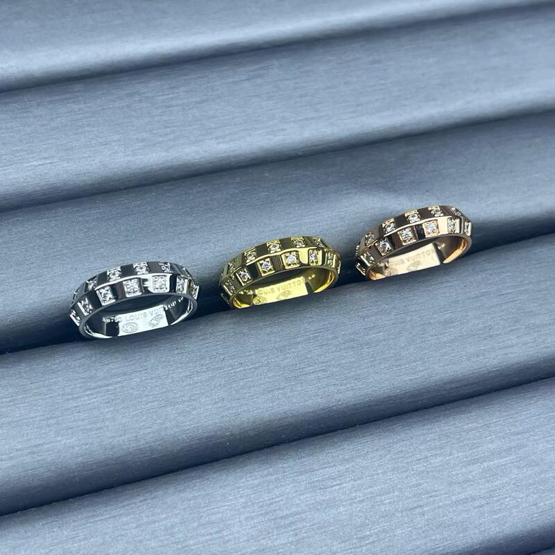 New high-end trendy fashion statement ring with checkerboard design and diamonds, men's LV letter couple ring New high-end trendy fashion statement ring with checkerboard design and diamonds, men's LV letter couple ring