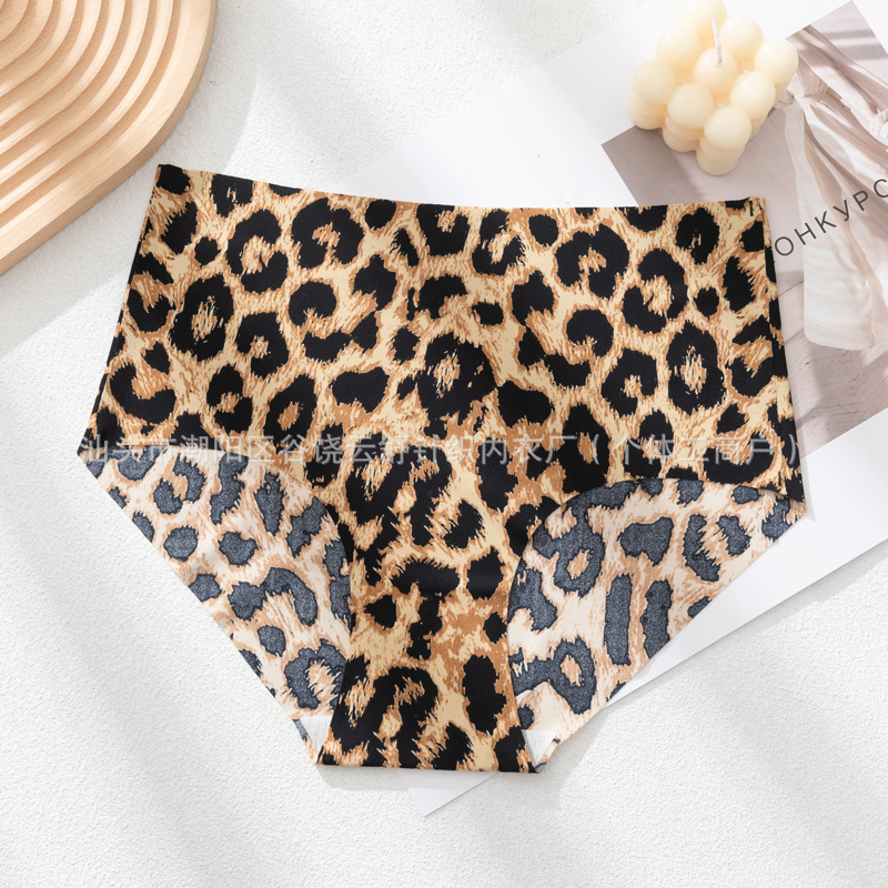 Pantalones interiores europeas y americanas de tamaño grande de hielo sin marcas de leopardo femenino sexy alquiler de algodón grande al por mayor