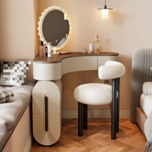 �|˹���Z�й��L�D����y̨����һ�w����С�������Ǹ߼��л��y��ľ