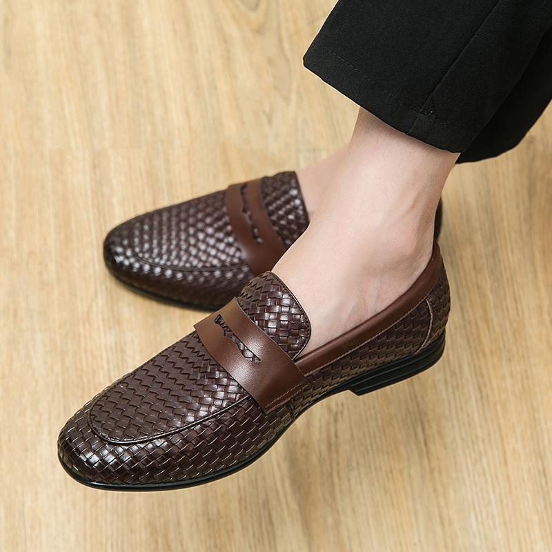 Summer Leather Shoes for Men 2025 New Fashion Woven Slip-On Loafers British Formal Casual Trendy Beanie Shoes