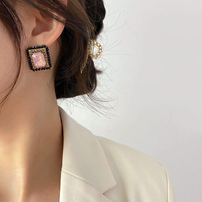 retro square diamond palace style earrings