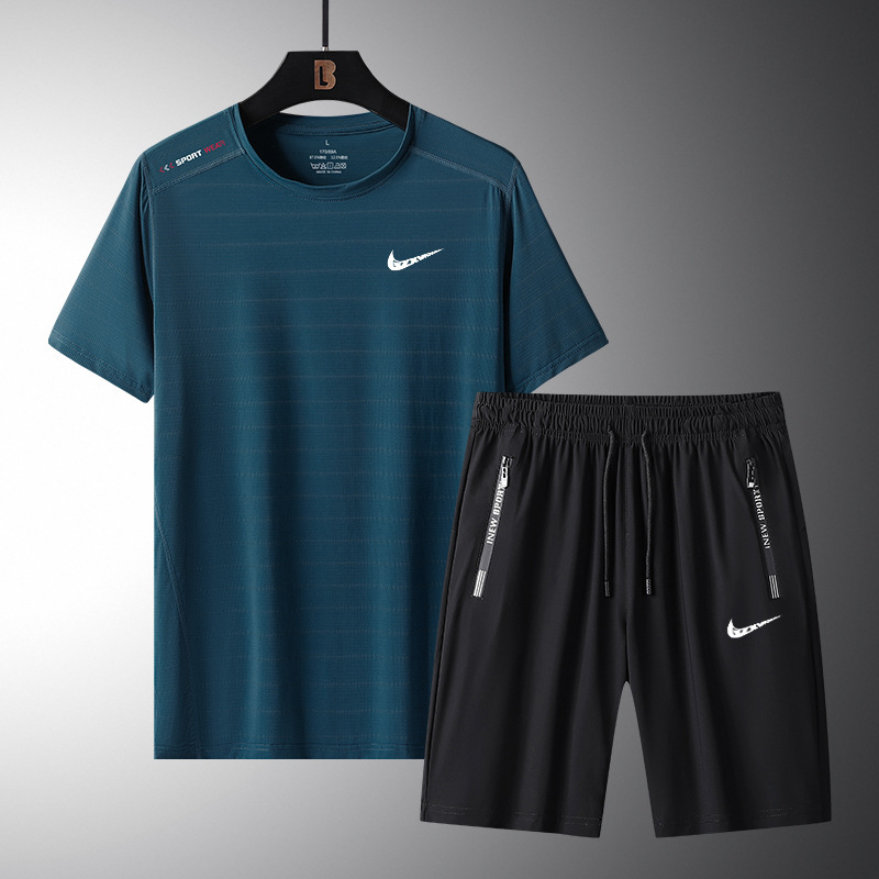 다크 그린 블랙