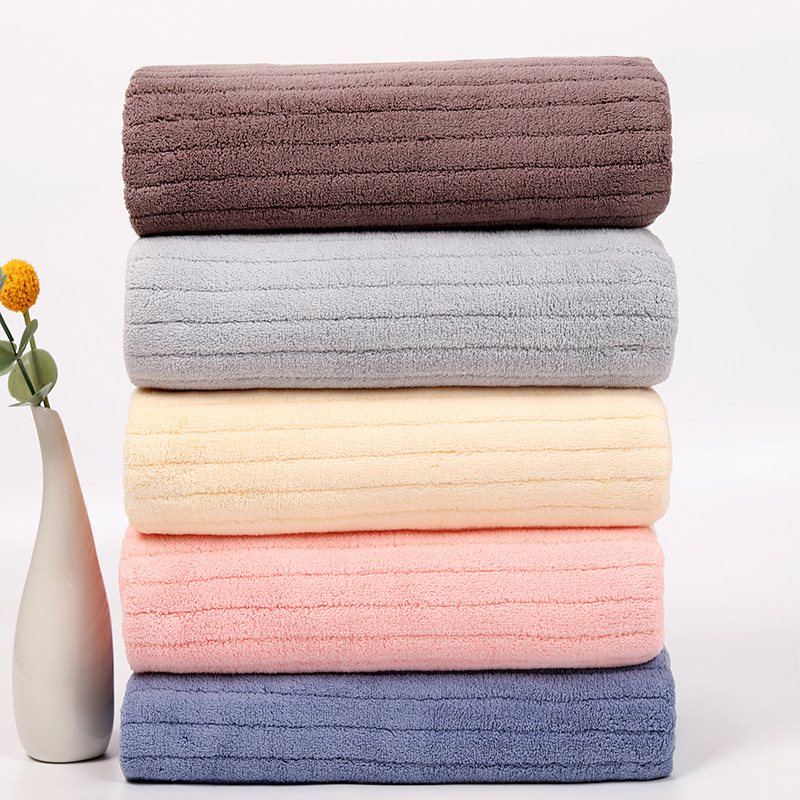 Super Absorbent Snowflake Velvet Bath Towel For Home And Salon_voghion.com