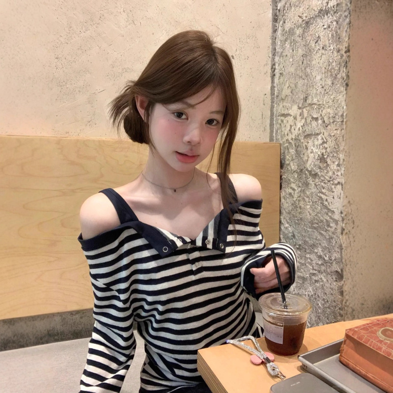韩系撞色条纹假两件一字肩长袖t恤女秋季穿搭温柔风慵懒露肩上衣|undefined