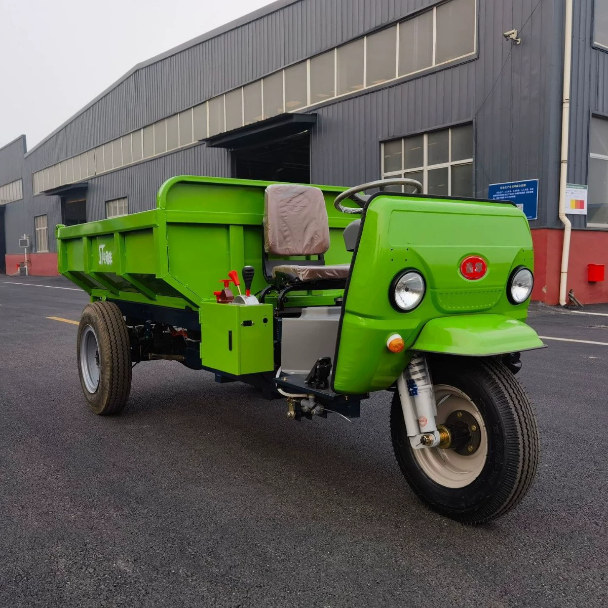 Электрический трицикл для строительной площадки, малый самосвальный трицикл, высокопроизводительная транспортировка, поставка от производителя.