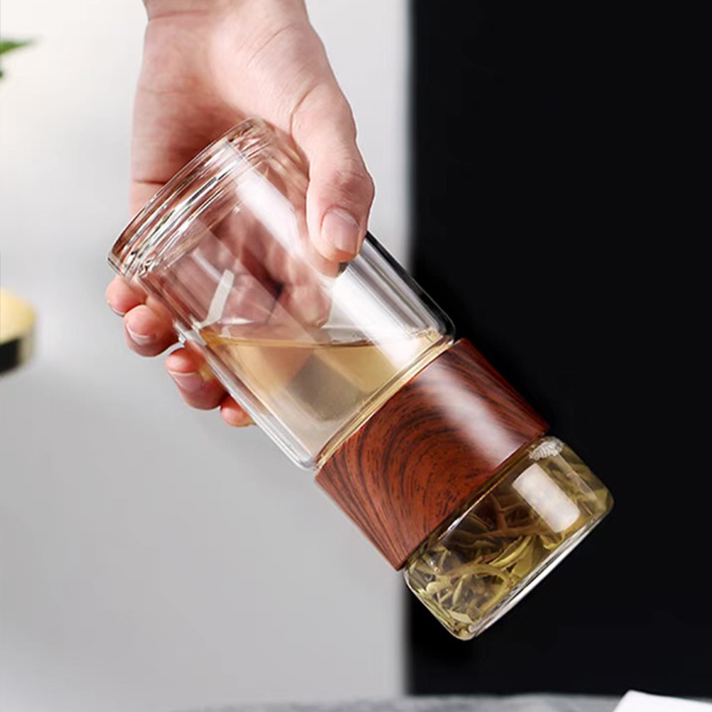 Taza de té de vidrio grueso de doble capa con separación de té Taza de agua de negocios portátil para hombres Taza de vidrio de té con filtro de alta gama