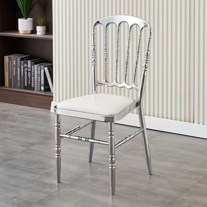 Sillas de comedor domésticas nórdicas lujosas modernas de hierro forjado simple respaldo mesa de negociación taburetes minimalistas restaurante hotel lujo