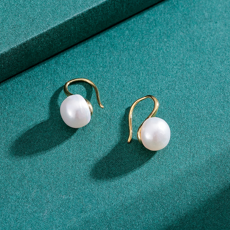 S925 pendientes de perlas de agua dulce pendientes de plata esterlina simple temperamento de alto grado joyería del oído de las mujeres pendientes de plata al por mayor gancho del oído