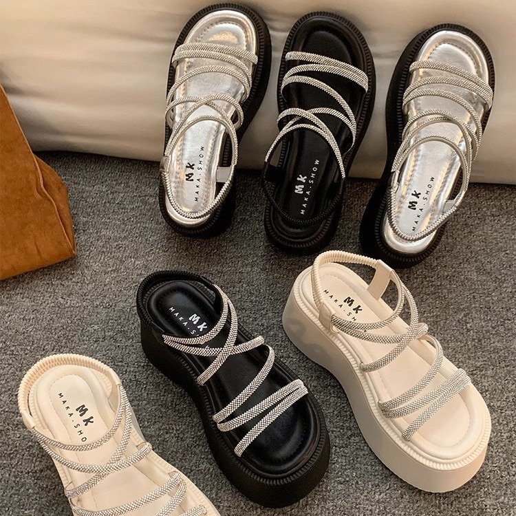 Sandalias para mujer 2025 nuevo verano súper fuego hermoso con falda salvaje sin pies cansados zapatos romanos de suela gruesa