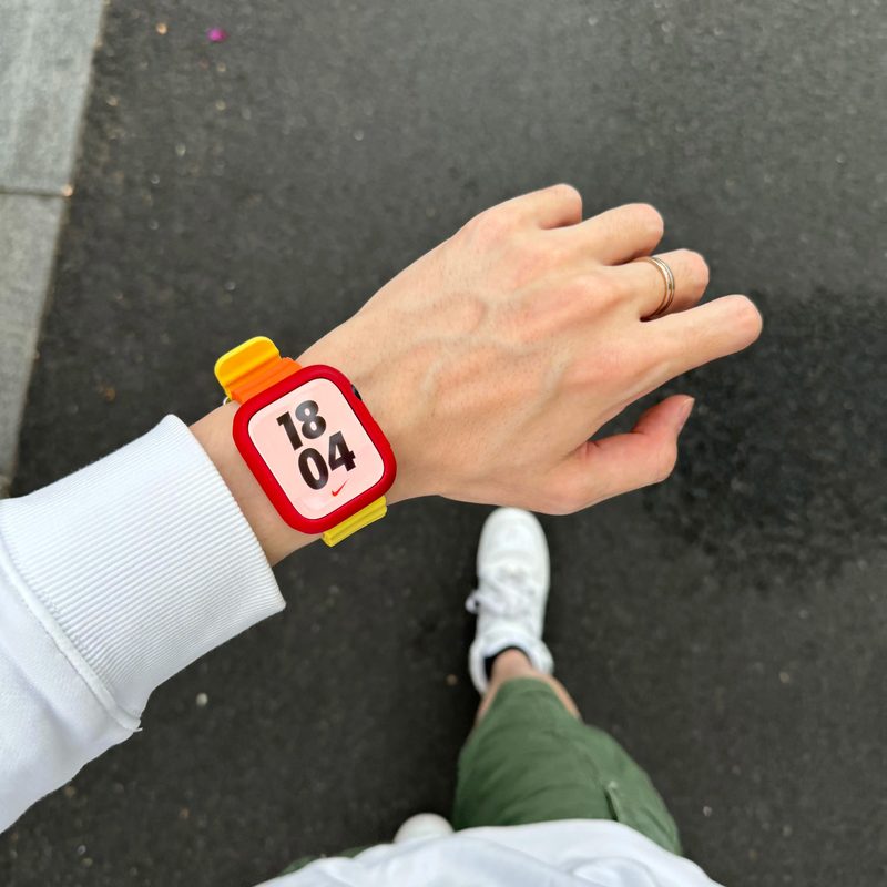 Iwatch11 Watch Strap New Style Marine Silicone Magnetic Color-Blocking Sports Strap Suitable for Apple Watch Ultra3 with a High-End Feel