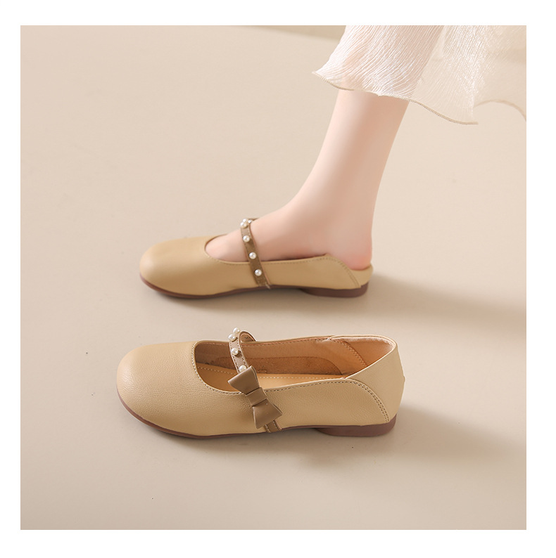 Zapatos de cuero franceses poco profundos para mujeres 2026 nuevos zapatos de perlas casuales de primavera redondas con falda