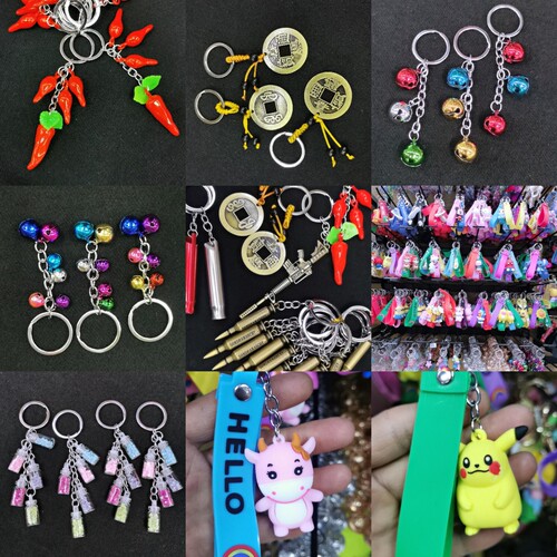 New keychains, mobile phone pendants, sugar babies, lollipops, bells, hot-selling gifts at boutiques and street stalls