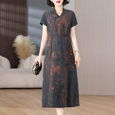 Moire gambiered Guangdong gauze Dress 2024 new pattern Short sleeved V-neck New Chinese style Embroidery mulberry silk Real silk skirt