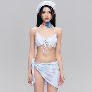 白色比基尼