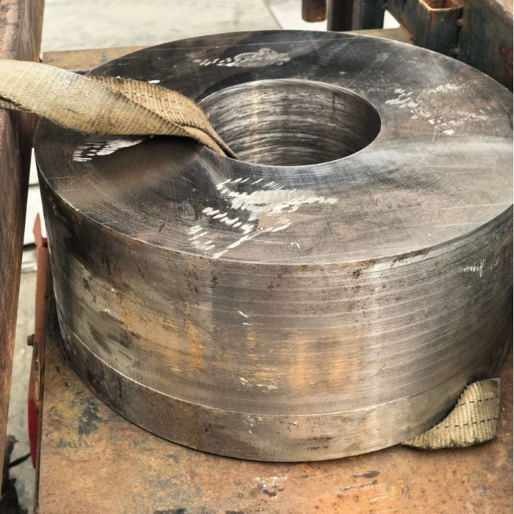 Foshan Ruite Special Steel поставляет высокотемпературные кованые цилиндры 2520, кованые кольца, кованые трубы и гарантирует, что химический состав может быть легким.