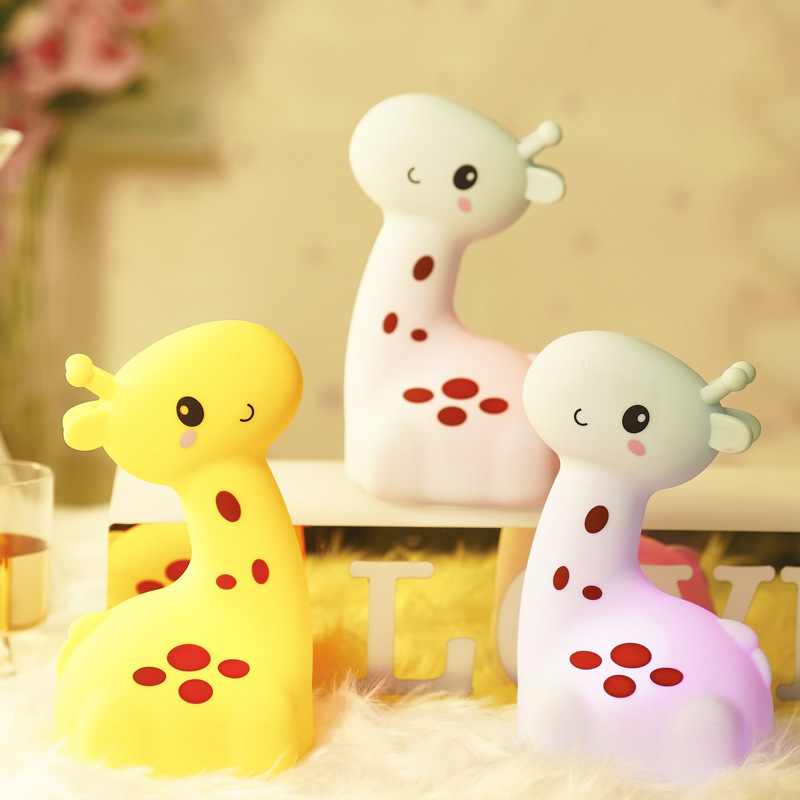 Giraffe Pat Nachtlampje Lichtgevend Speelgoed Creatief Cadeau Nachtlampje voor Naast het Bed Pat Nachtlampje Cartoon_voghion.com