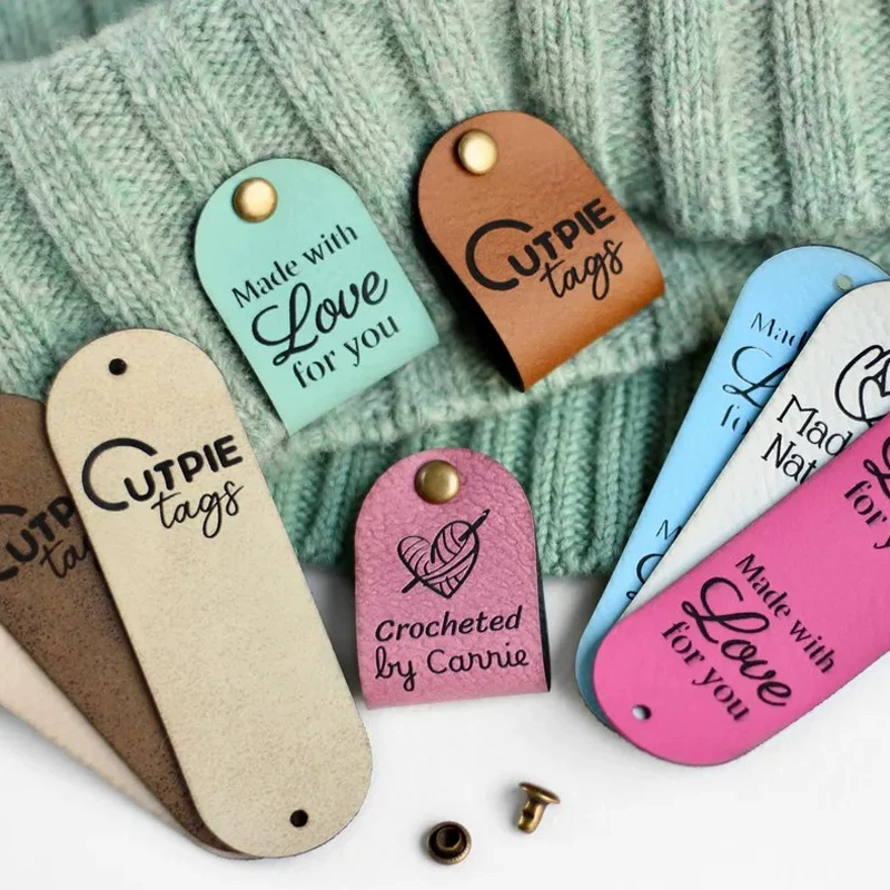 Кожаная этикетка Laser Crazy Horse с кнопкой, для вязаных шапок, DIY, идентификационная бирка, кожаный ярлык, кожаная застежка для одежды