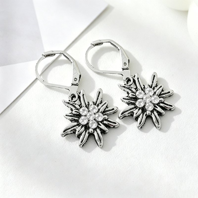 Summer New Design Ear Cuffs with Edelweiss Flower Earrings, Unique and Versatile Fashion Accessories Wholesale from Yiwu