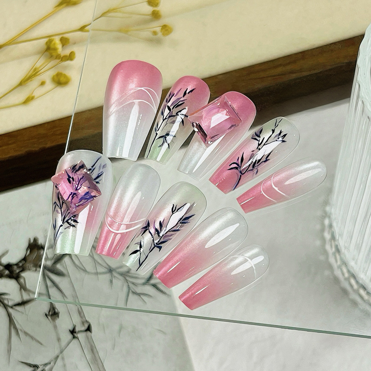 Manos de uso de uñas gradiente blush estereoscópio relieve manicure manicure falsa explosión pura lujo puro manicure