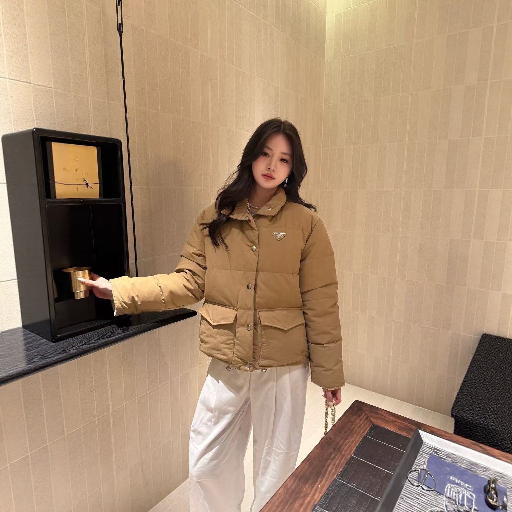 Winter New Short down Jacket for Women with Stand Collar, Thickened and Warm, Fashionable Versatile Coffee-Colored Coat