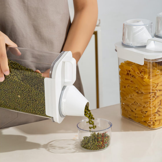 Dry snacks fresh-keeping box kitchen storage tank new coarse cereals sealed tank moisture-proof coarse cereals insect-proof sealed box