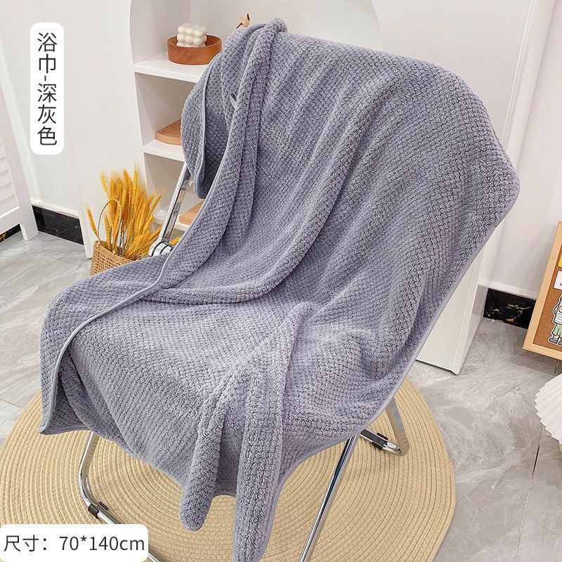 Mist gray pineapple grid