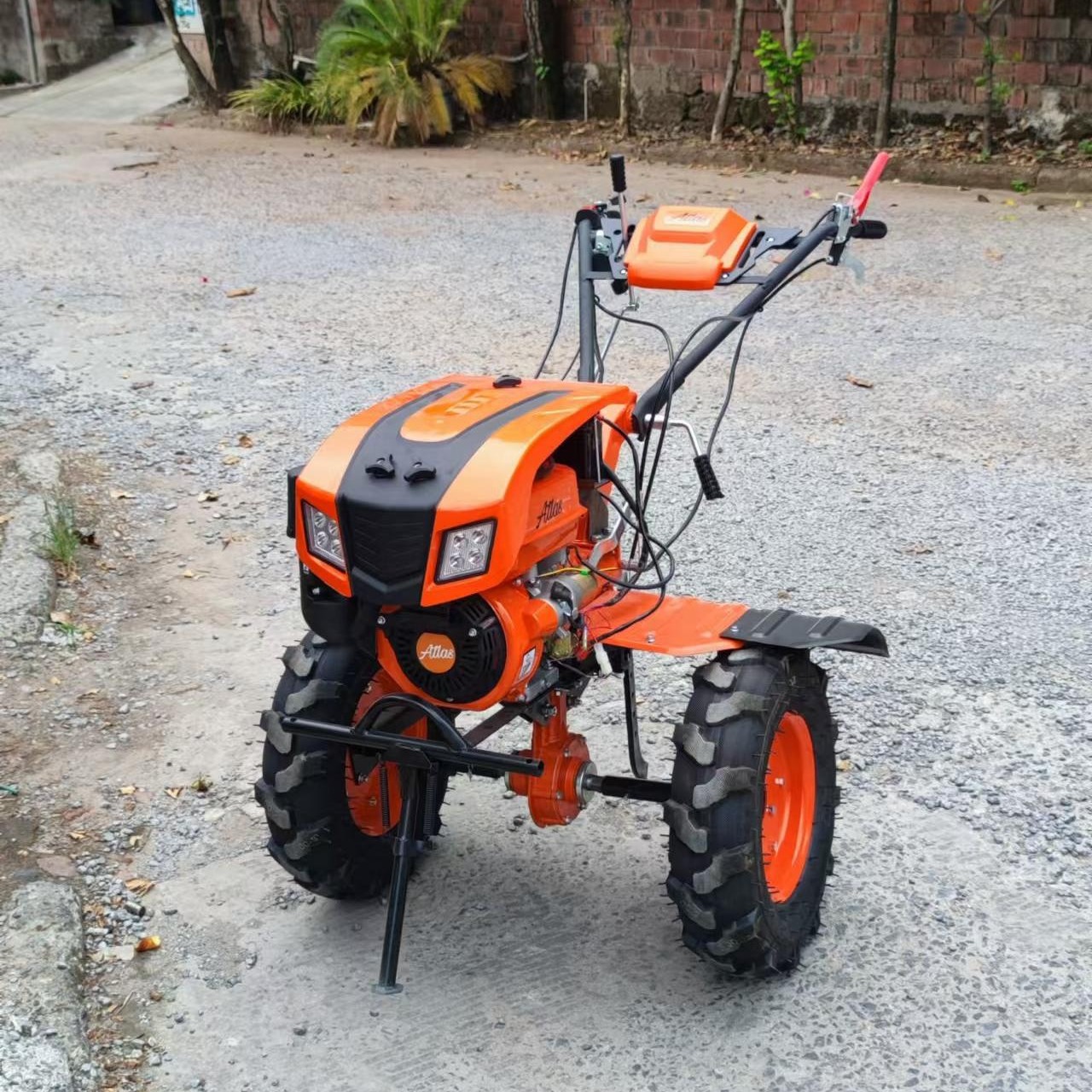 Exportaciones especiales | Micro cultivador de gasolina de 7,5 caballos de fuerza con pantalla de lámpara | Micro cultivador de gasolina de motor de gasolina 170