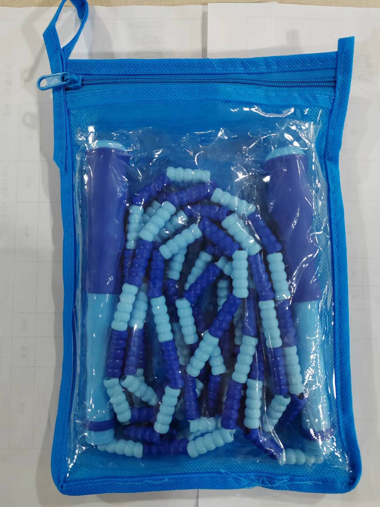 Cuerdas de salto ajustables especiales para estudiantes de jardín de infantes con cuerdas de salto de acondicionamiento físico para evitar la pérdida de perlas blandas