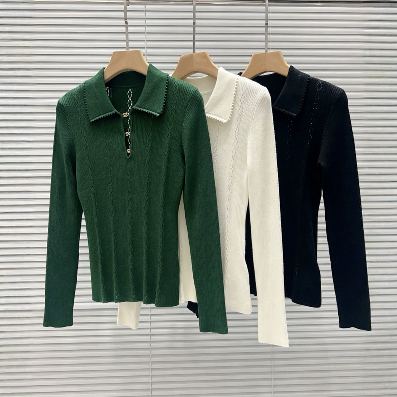French-style niche 2026 autumn fashion simple and elegant hollow-out metal-decorated collared diamond-patterned long-sleeve knit sweater French-style niche 2026 autumn fashion simple and elegant hollow-out metal-decorated collared diamond-patterned long-sleeve knit sweater