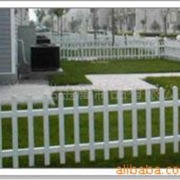 供应别墅护栏 花园围栏 PVC草坪护栏