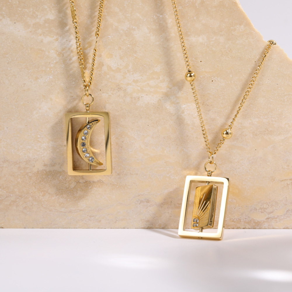 French Entry Lux Romantic Vintage Moon Sun Square Plate Pendant Necklace Embedded Zirconium XINGX Sw