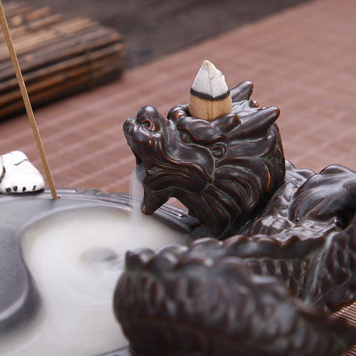 Creative backflow incense burner dragon and tiger fight Zen Tai Chi Bagua incense backflow smoke line incense Nha Trang home crafts